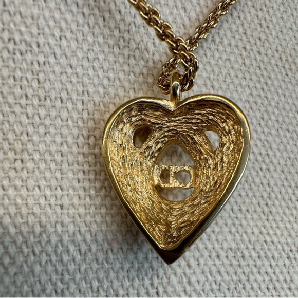 Christian Dior Heart Pendant Necklace with rhinestones - Picture 3 of 5